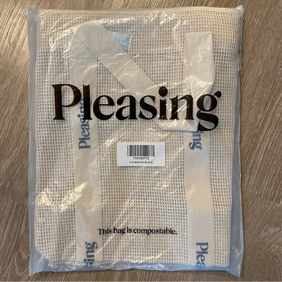 Pleasing Beach Tote Bag - Picture 3 of 8